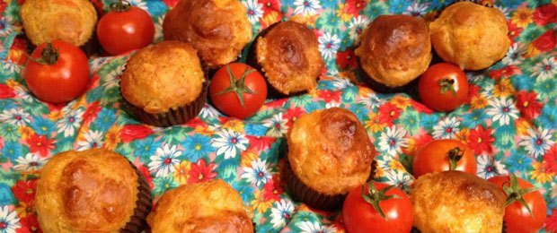 Muffins de provolone con tomate